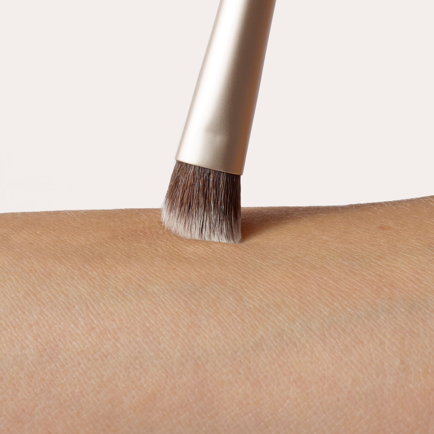 jane iredale Fluffy Eye Brush (Pro Series)